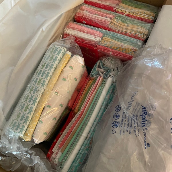 COZY CHRISTMAS Complete 33 Fat Quarter Hand Cut Bundle Lori Holt New ...