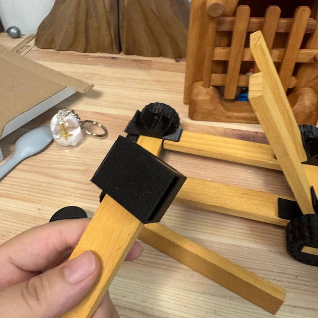 Wheeled Catapult Pack! 9 Kapla Connectors and 4 Wheels to Create a