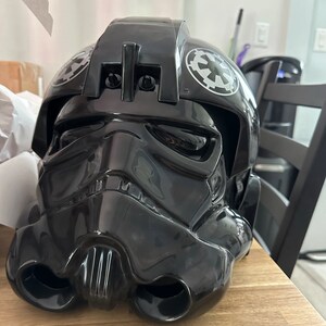 スター・ウォーズ タイ・ファイター パイロットをイメージしたレプリカ
