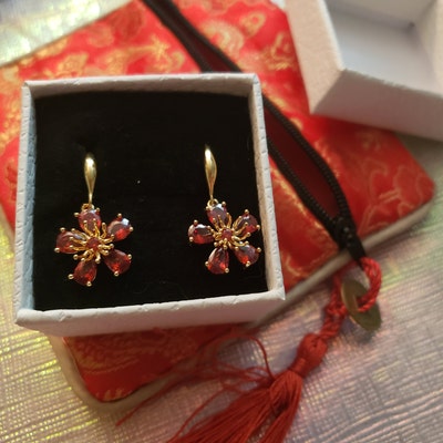 Garnet Flower Dangle Earrings in 14k Gold, Red Garnet Flower Drop ...