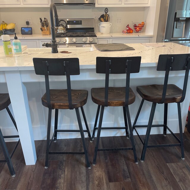 Farmhouse bar on sale height chairs