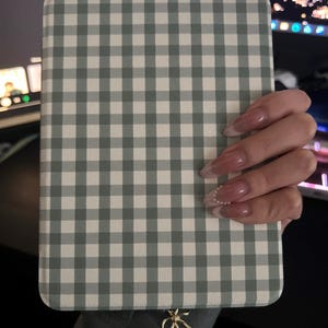 Uyen added a photo of their purchase