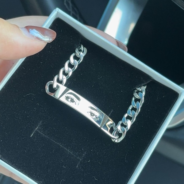 SIGNATURE CRYSTAL EYE BRACELET