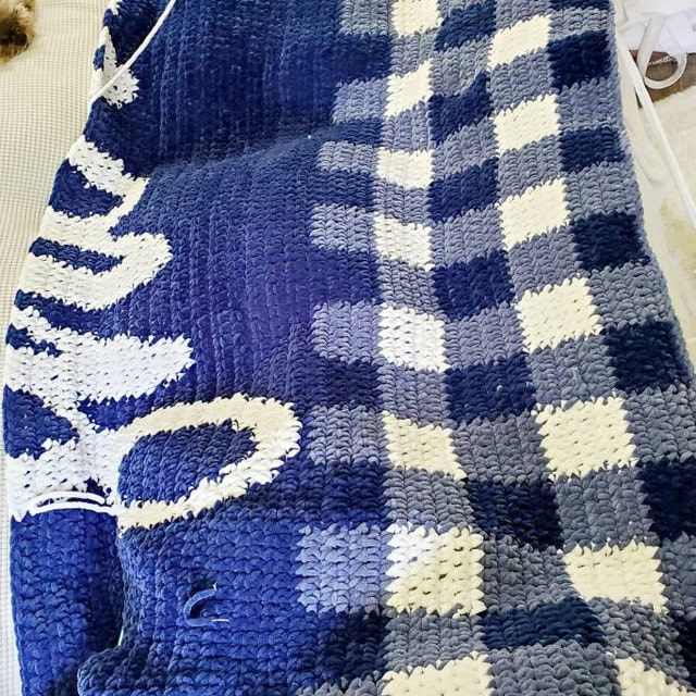A customer's finished Let It Snow Blanket & Pillow Crochet Pattern