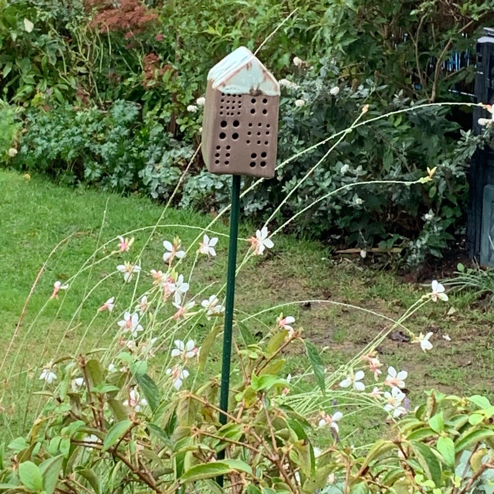 Bienensteinhäuschen Insektenhotel