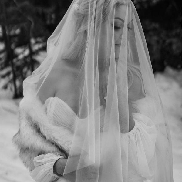 fur shawl winter wedding