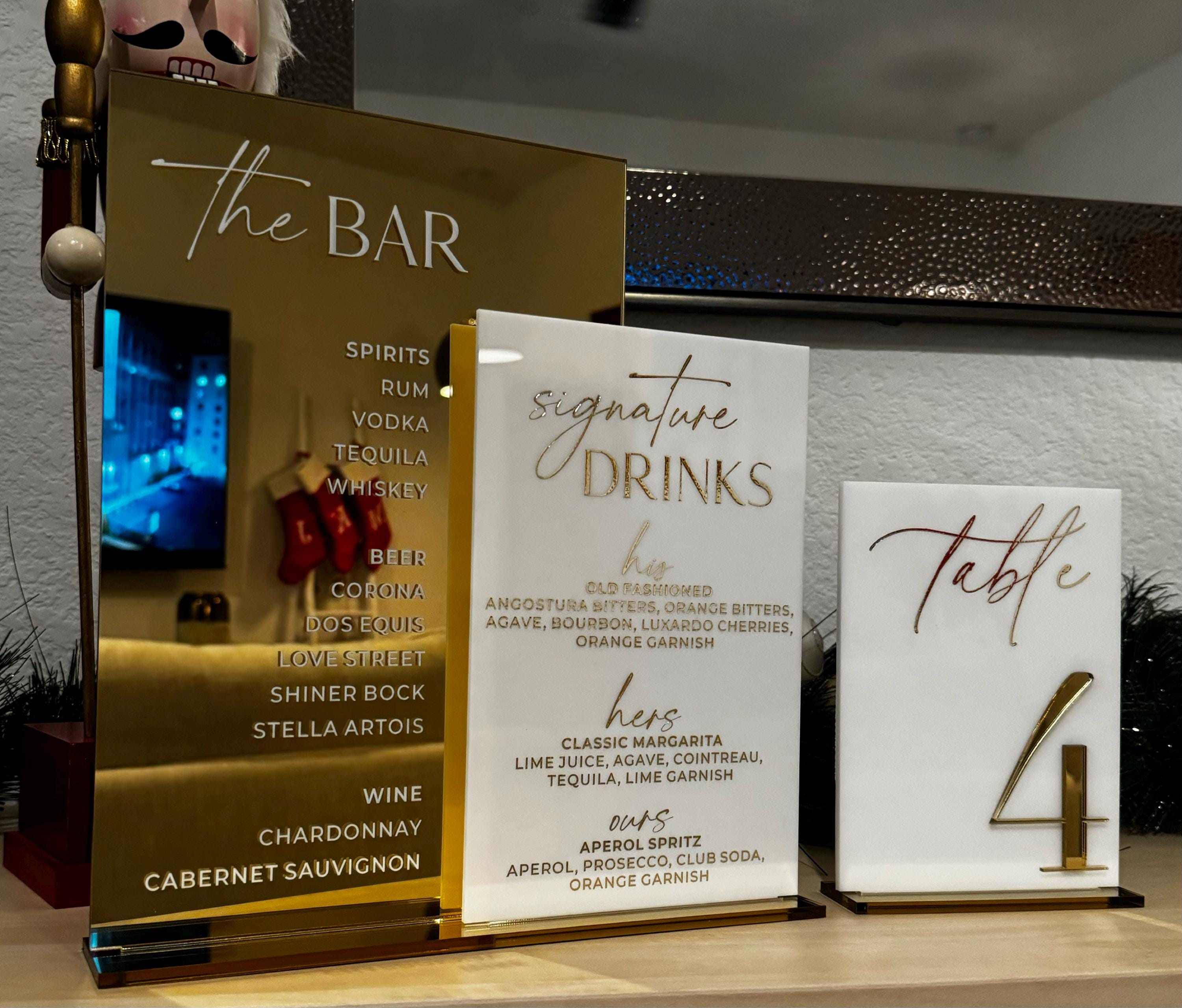 Tischnummern für Hochzeiten - Weiße Acryl-Tischschilder mit 3D-Goldspiegel - Tischdekoration für Hochzeiten - Tischnummern mit Ständern - Tischdekoration für Hochzeiten