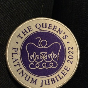 A Queen Elizabeth II Platinum Jubilee gold proof photographic sovereign, 8g, in outer case with box