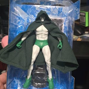 1/12 Dr Doom Wired Cloak and Tunic Set for Marvel Legend or