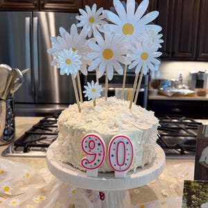 XIZHI 18 mazzi di margherite artificiali con 180 teste di margherite brasiliane, stile pastorale, per casa, tavolo, giardino, finestra, matrimonio, decorazione per interni ed esterni (bianco