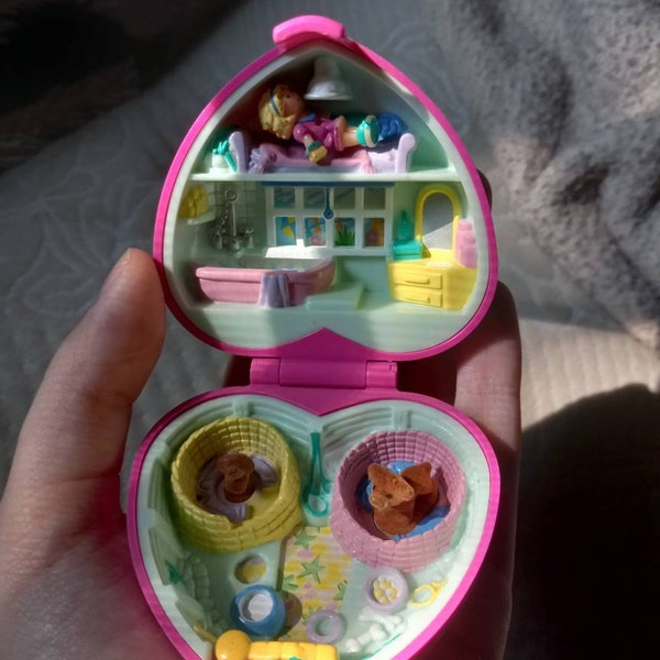 Polly pocket Shetland pony stables 100% complete – SirTN toys inc. A polly for every pocket