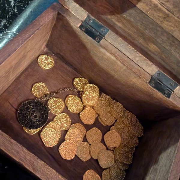 Metal Pirate Coins - 50 Gold Spanish Doubloon Replicas - Fantasy Metal ...