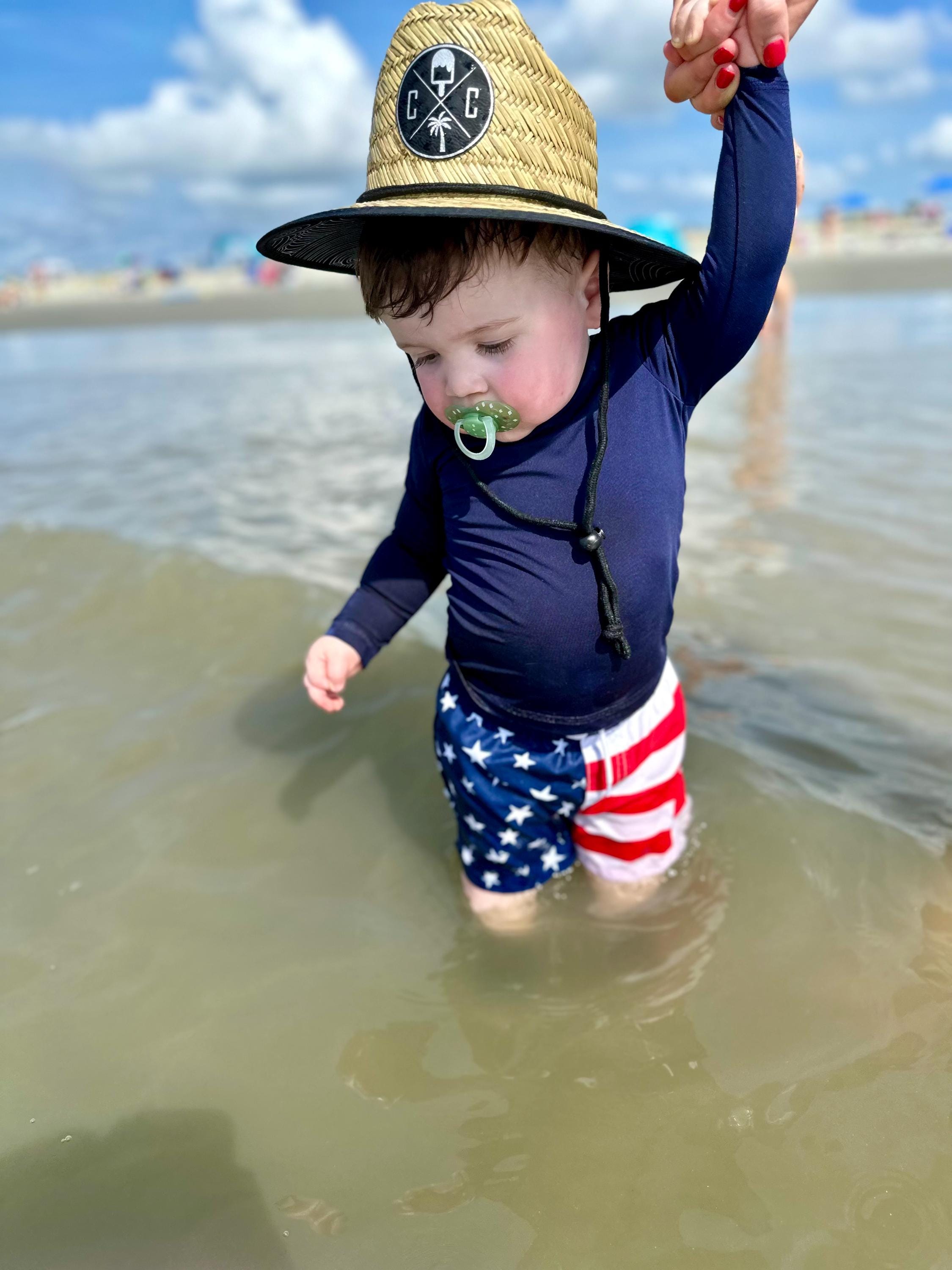 Benutzerdefinierter Strohhut mit Initialen und Symbolen | Kreis | Sonnenhut für Babys, Kleinkinder und Erwachsene | Personalisierter Strandhut aus Leder | Geschenk für Babys | Geschenk für Papa