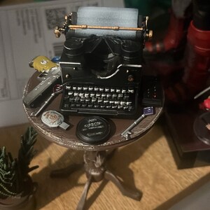 バイオハザード対応 1/6スケール タイプライター、テーブル、キー