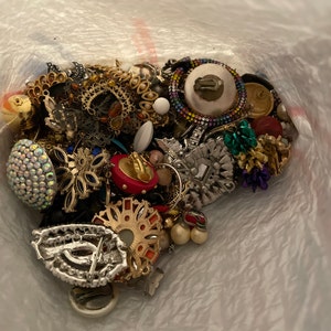 2 Pounds JUNK Jewelry Lot CRAFT, NOT Wearable, Rhinestones Mismatched ...