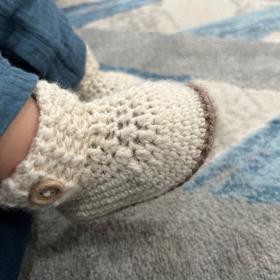 woolen shoes for baby girl