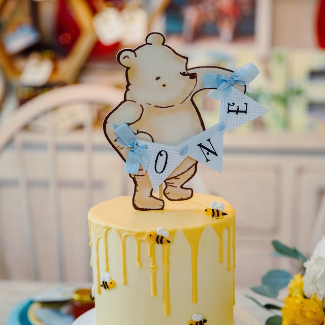 Classic Pooh Smash Cake topper – Invitetique