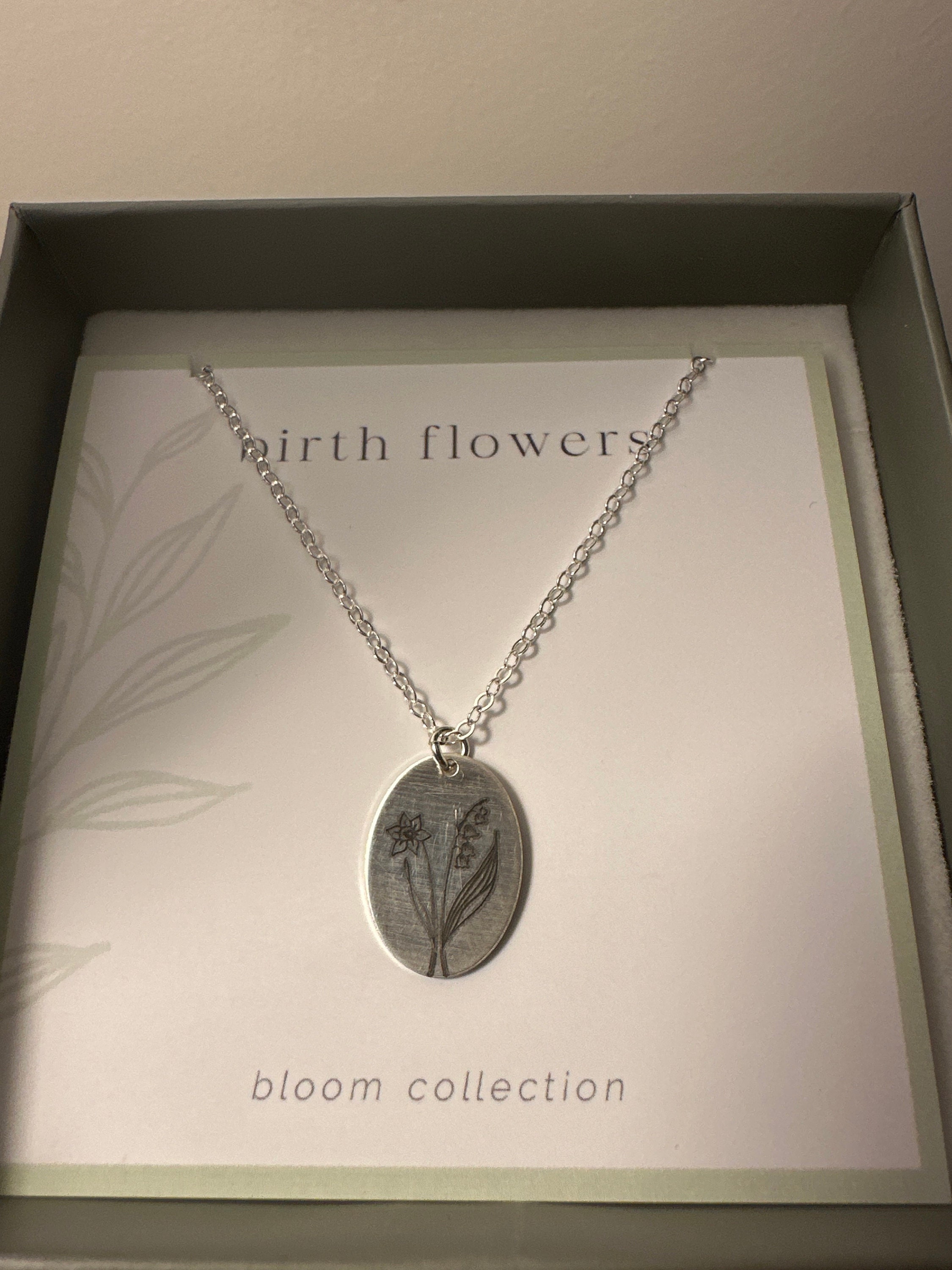 Multi Birth Flower Necklace • Flower Necklace • Floral Pendant Necklace • Mother&#39;s Day Gift • Gift for Mom • Flower Birth Month Oval BFL