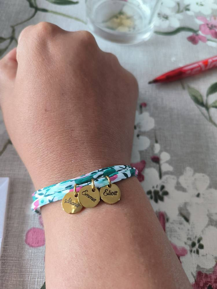 Personalized bracelet, 2-turn liberty cord with engraved medals and charm, Gift for Mom, Grandma, Godmother, Birth jewelry, Christmas gift