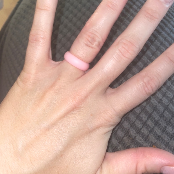 Women's Silicone Wedding Band – Thin, Breathable & Safe Rubber Ring For Active Lifestyles
