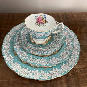 Vintage Royal Albert England Enchantment 5 Piece Dinner Place