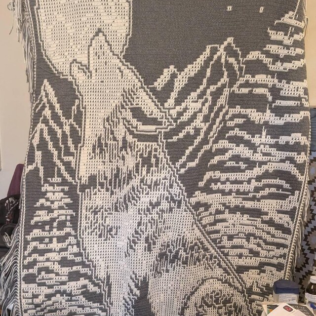 Wolf Howling to the Moon, Interlocking Filet Crochet and Overlay