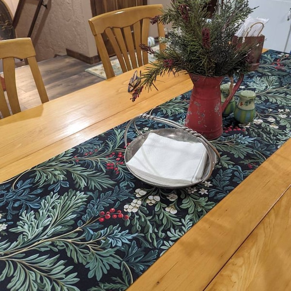 Christmas Table Runner, Evergreen Pattern, Holly Berry, Holiday Table ...