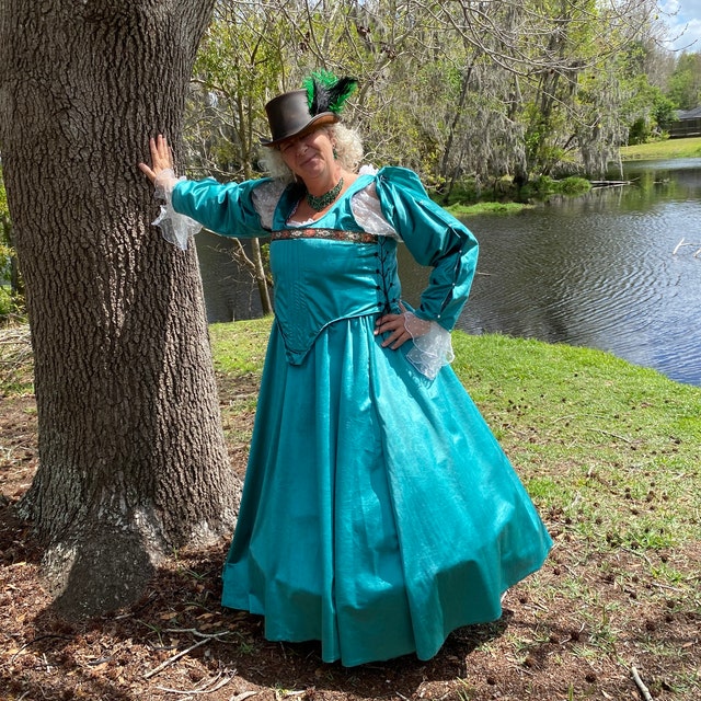 green velvet victorian dress Renaissance for Cosplay duplicate-20250328