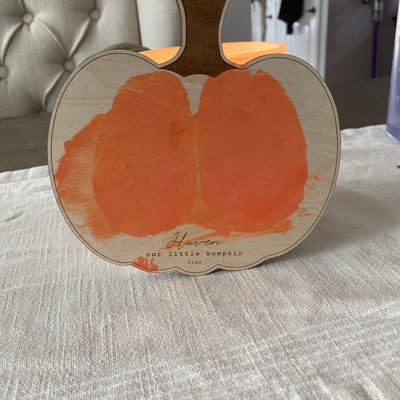 Our Little Bumpkin Baby's First Halloween Craft Sign - Wood & Acriclic Keepsake For Bum Print, 5.9x5.9"