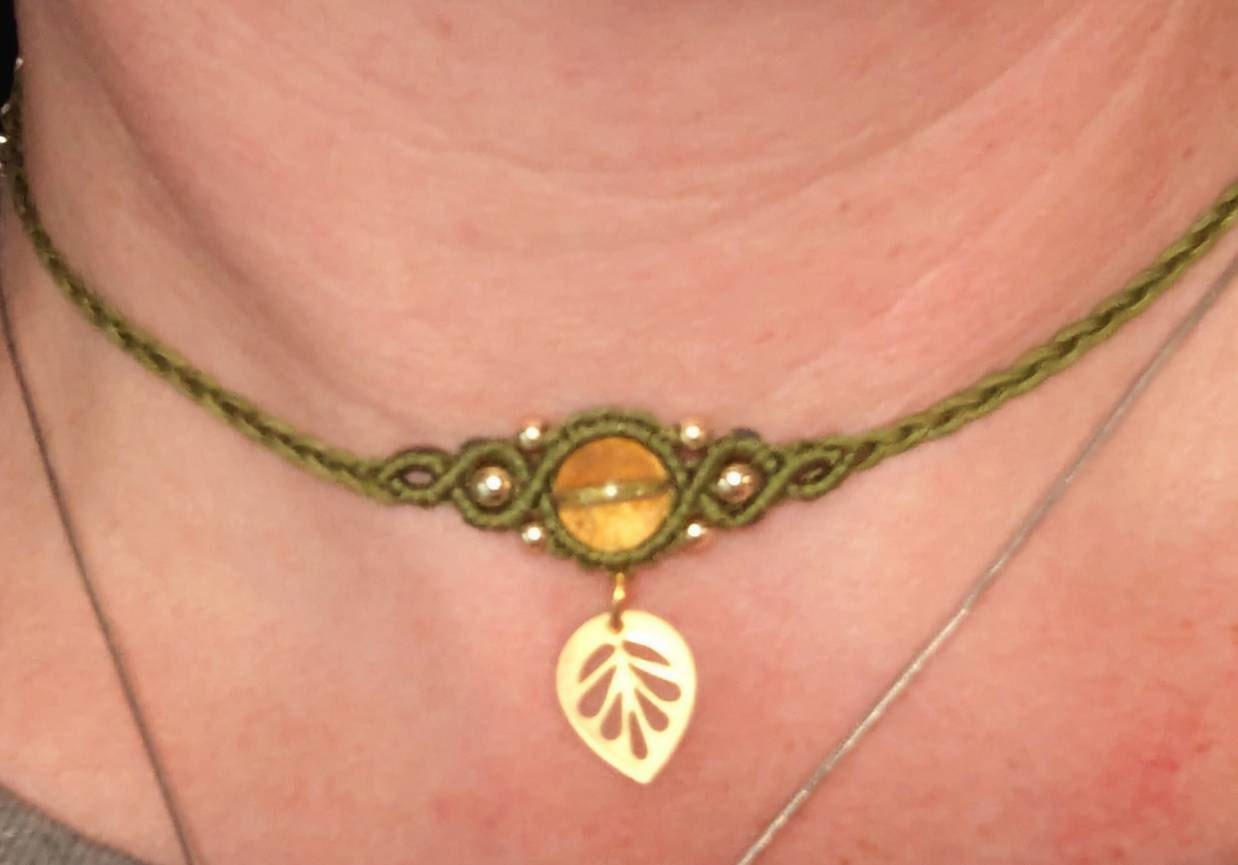 Leaf - Healing Crystal Macrame Choker, boho hippie choker necklace, bohemian jewelry, leaf jewelry, customizable choker, elven jewelry