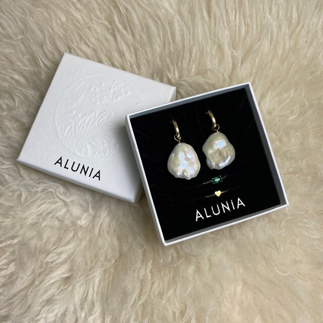 ピアス LESS IS MORE baroque pearl earrings Baroque Pearl Earrings Large Keshi Big Small Hoops Chunky