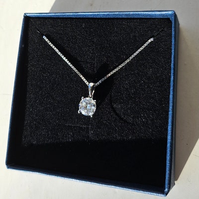 1.7 Carat Moissanite 925 Sterling Silver Necklace main image 0