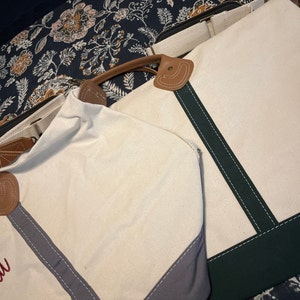 C. a ajouté une photo de son achat