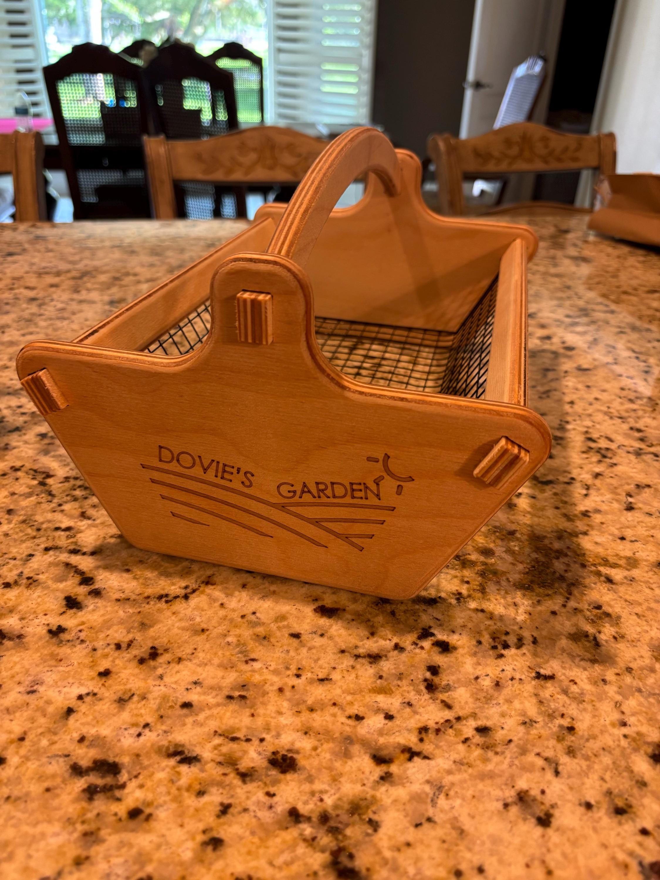Personalized Harvest Basket, Garden Basket, Gift for Gardener, Mom Garden Gift, Vegetable Garden, Flower Garden, Egg Basket, Gardener Gift