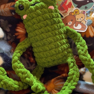 Cute Crochet Viral Trend Leaf Clover Sprout Growing Leaf Headphone