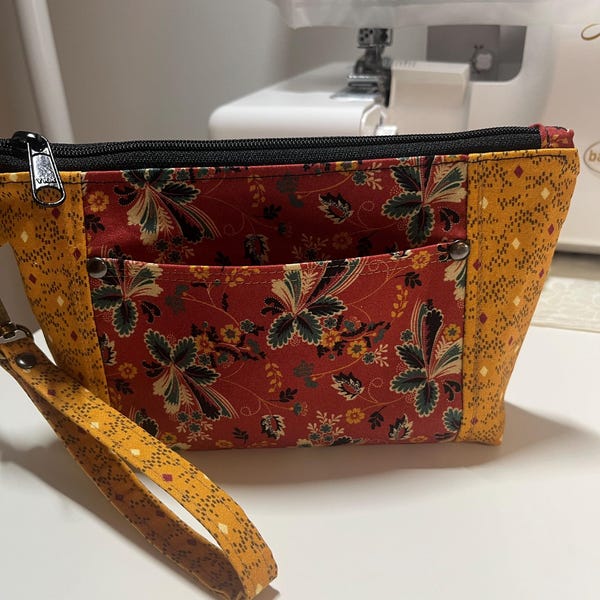 Norfolk Pouch Sewing Pattern+ Video, Two Sizes: Zipper Wristlet, Card ...