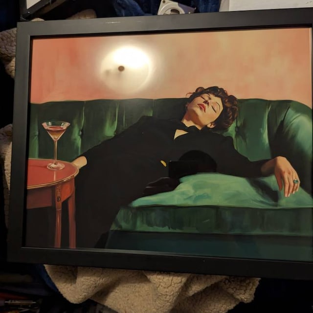 Poster Déco Femme Au Canapé Avec Martini - Art Cocktail Peinture Esthétique - Décoration Bar