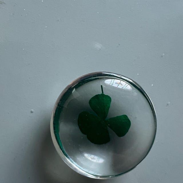 ROCKIMPACT 50-Pack Four Leaf Clover Engraved Pocket Stones - Green Luck Rocks, 2-3 Inches