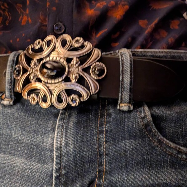 Polished Punteggiato Hand-Made leather belt Black-Black Strap