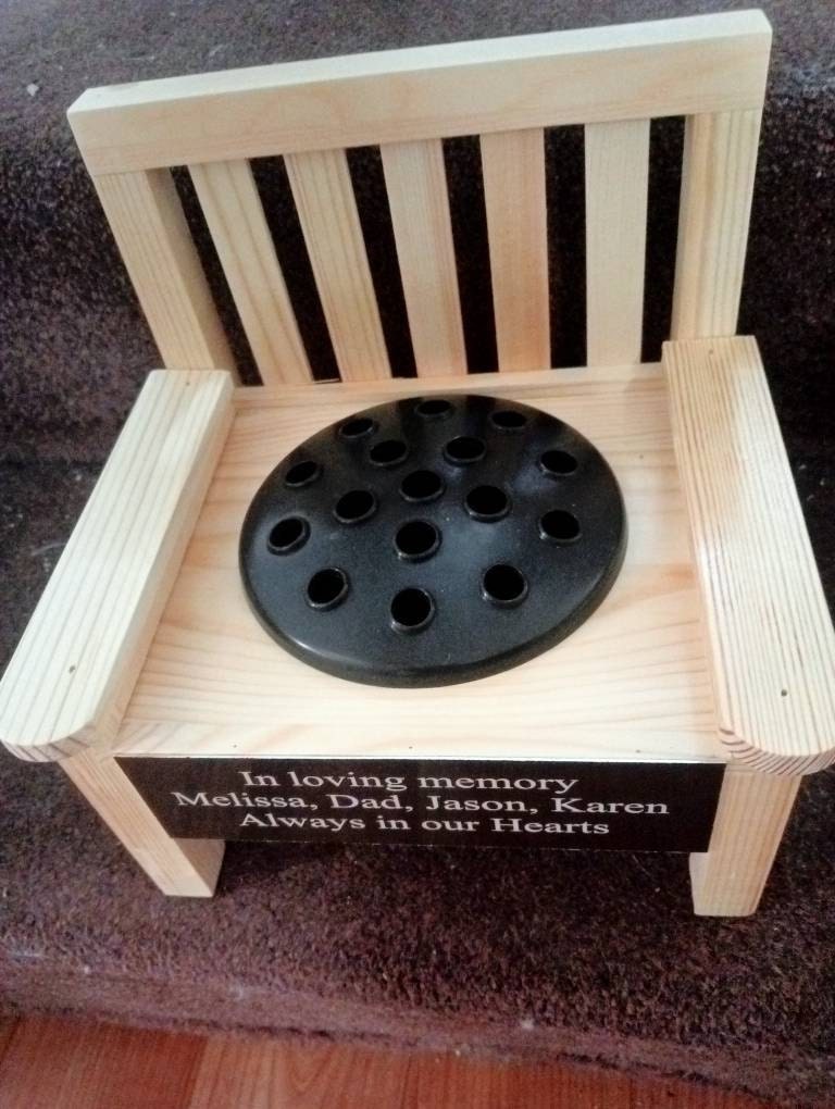 Personalised Engraved Wooden Memorial Bench With Integrated Flower Pot Perfect For Garden Grave Marker