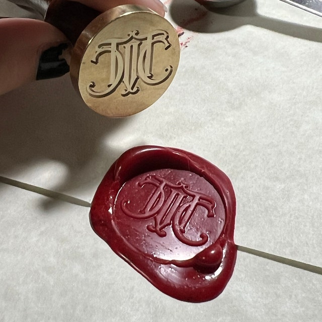 Custom Wax Seal Stamp Kit with Flexible Mailable Sealing Wax - Scroll Duogram