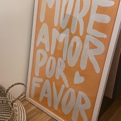 Poster Canvas Moderne "More Amor Por Favor Sunshine Quotes" - 60x80 Cm Sans Cadre - Déco Murale Rose Maximaliste