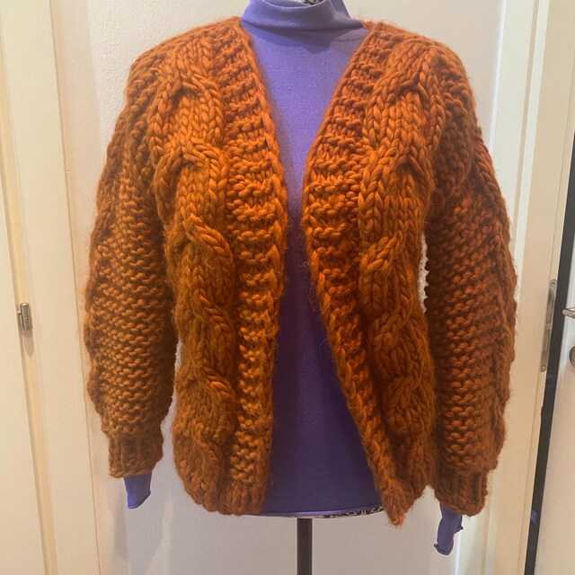 Chunky Cardigan Knitting Pattern by ESNQ Knit | Cable Knit