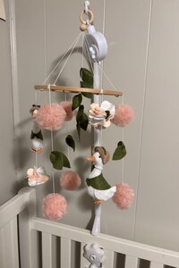 Music Box Mobile Crib Cheerful Cars Baby Room Accessory Mobile Nursery Felt Rabbit Sky Baby Girl Boy Mobile Hanging Star Neutral Mobile