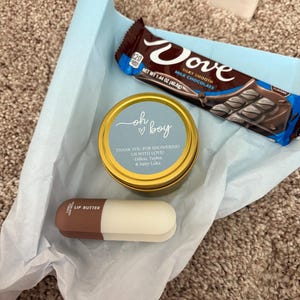 Taylor added a photo of their purchase