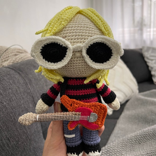 カート・コバーンのかぎ針編みパターン、人形のかぎ針編みパターン