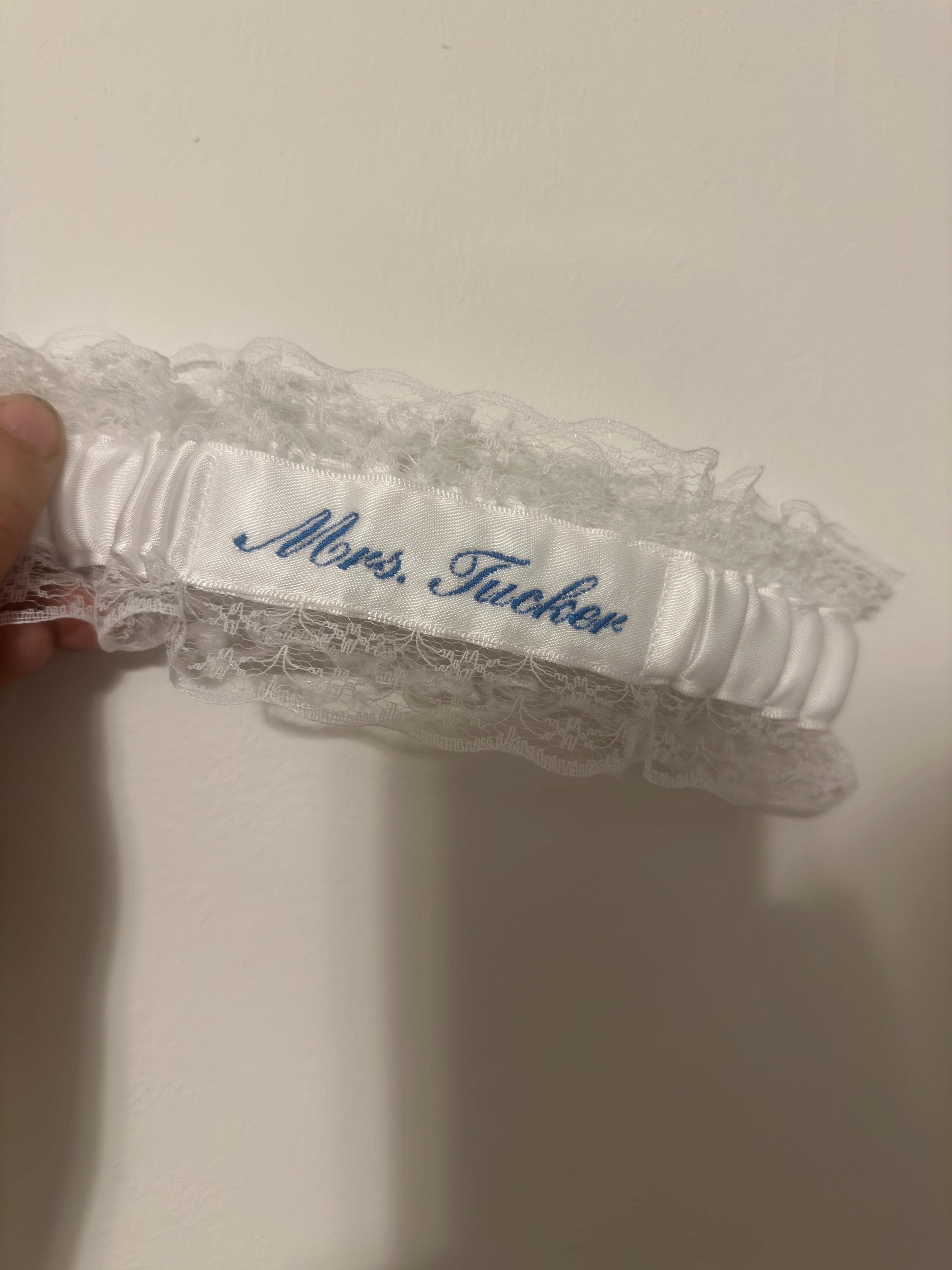 Embroidered personalised garter in white, bridal white or Ivory with a choice of embroidery thread colour.