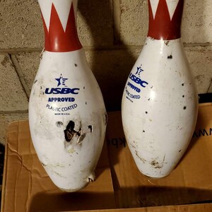 ボウリングピン　USA製品　　　  　　　ハッピーバースデー    2本です。 ボウリングピン USA製品 ハッピーバースデー 2本です。 - その他