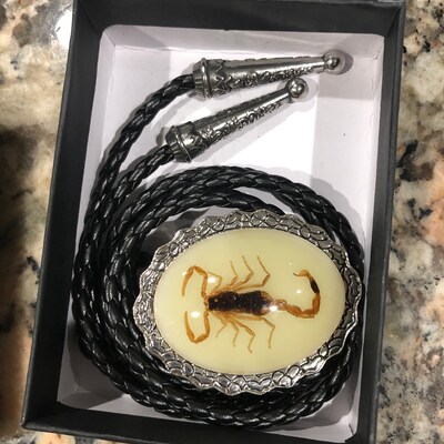 Hollow Bull Head & Boots Bolo Tie – Western Cowboy Necklace For Men & Women – Vintage Style Wedding Gift
