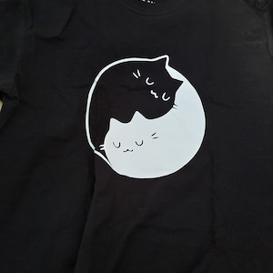 Pet Lover Tee Shirt Minimalist Cats Cat Tees Gift For Pet Lovers Cat Balance Cat Lover T-Shirt Gift for Cat Lovers Cat Yin Yang Shirt